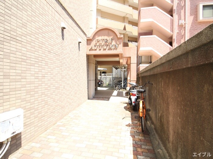 物件外観写真4　(エントランス部分)