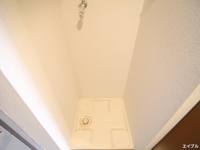 物件内観写真13　(洗濯機置場)