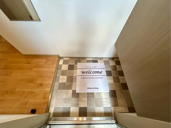 物件内観写真15　(玄関)