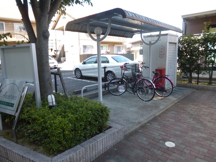 物件外観写真3　(駐輪場)