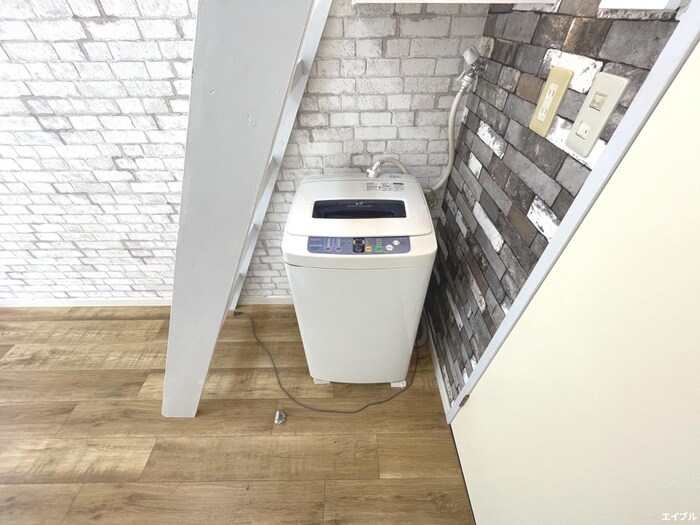 物件内観写真16　(洗濯機置場)