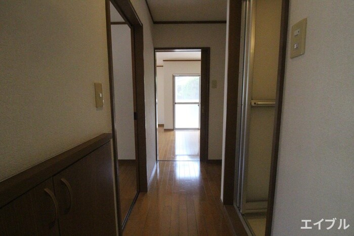 物件内観写真18　(廊下)