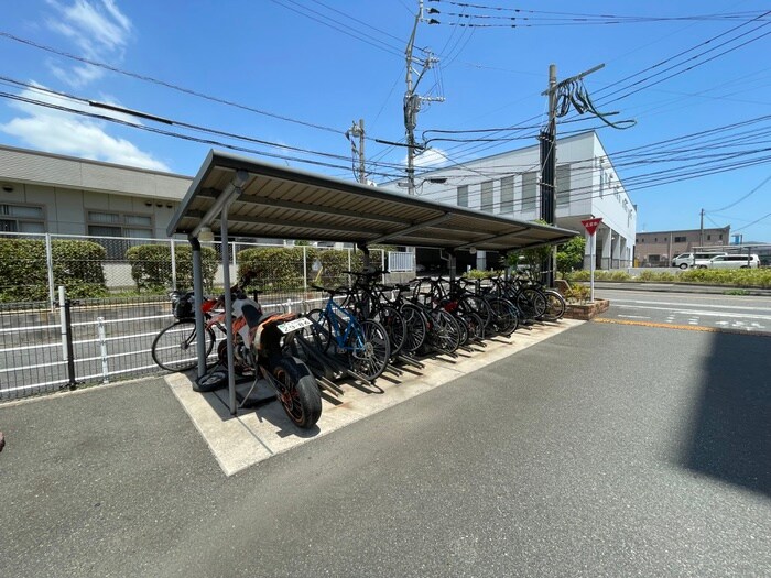物件外観写真3　(駐輪場)