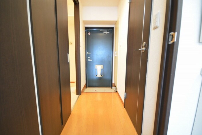 物件内観写真10　(玄関)