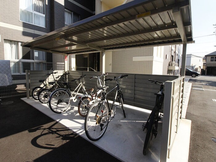 物件外観写真5　(駐輪場)
