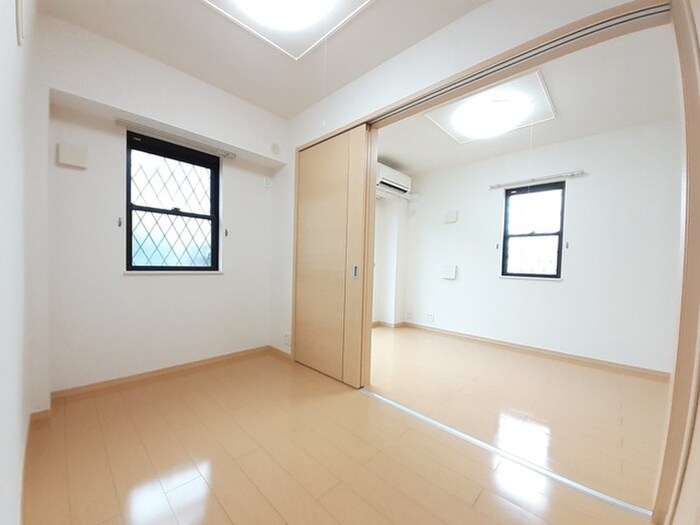 物件内観写真3　(居室)