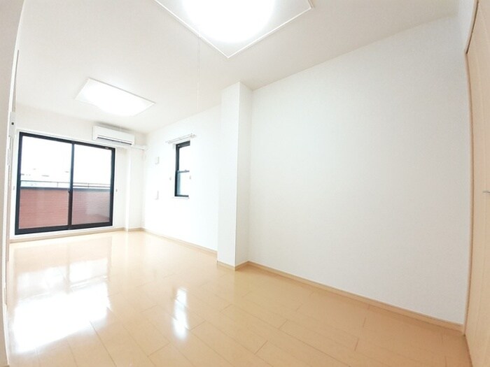 物件内観写真4　(居室)