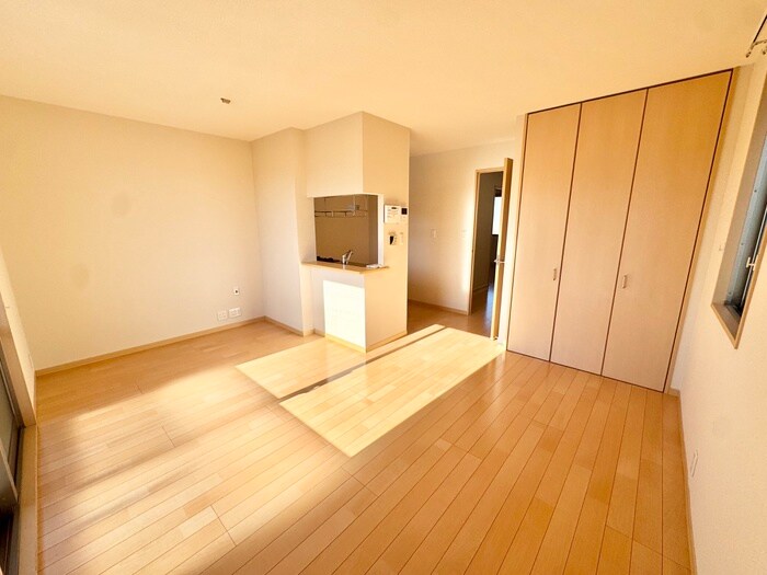 物件内観写真2　(居室)