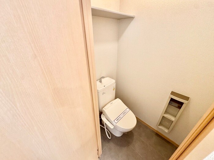 物件内観写真5　(トイレ)