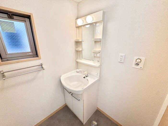 物件内観写真6　(洗面)