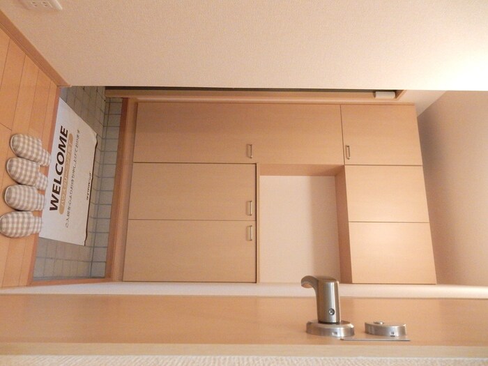 物件内観写真11　(玄関)