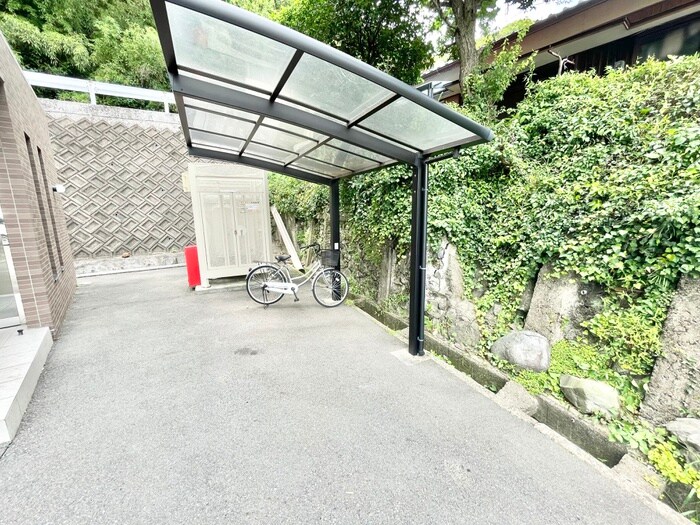 物件外観写真3　(駐輪場)