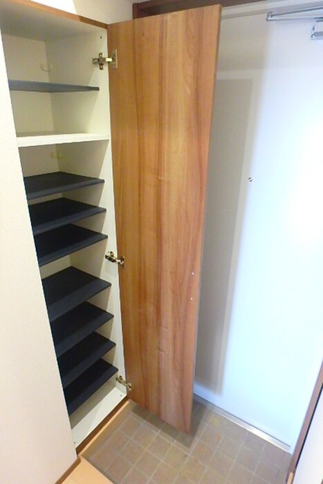 物件内観写真11　(靴箱)