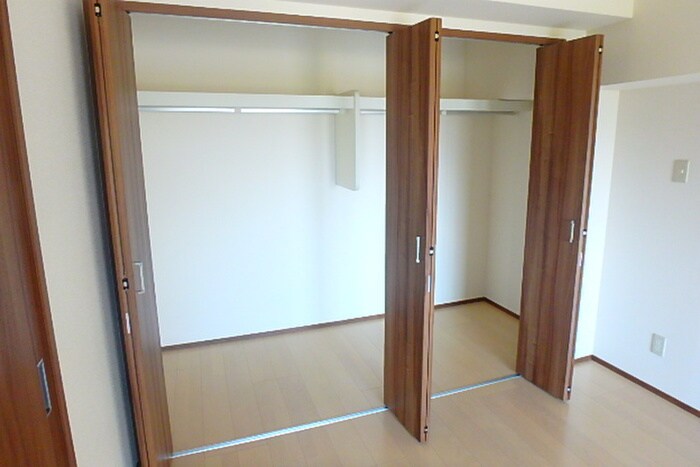 物件内観写真12　(収納)