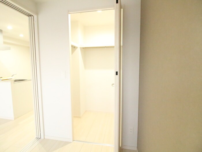 物件内観写真12　(収納)