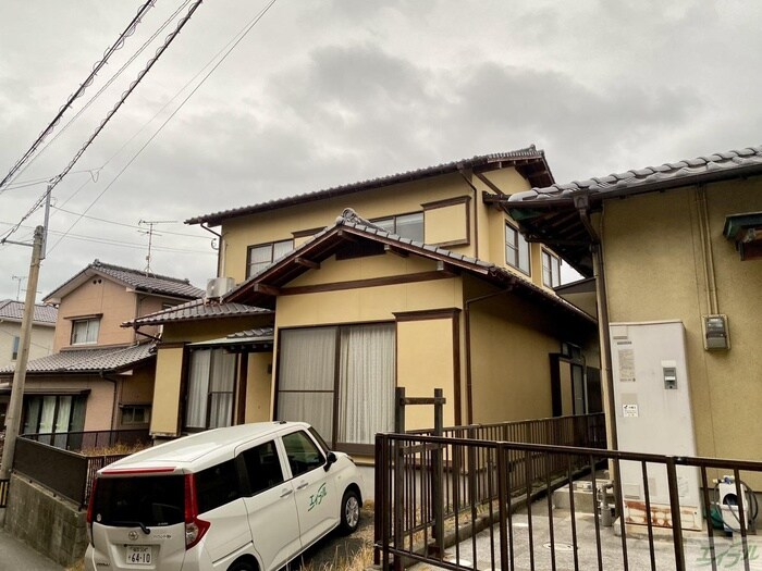 物件外観写真2　(駐車場)