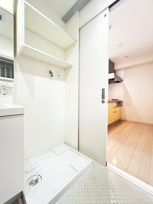 物件内観写真6　(洗濯機置場)