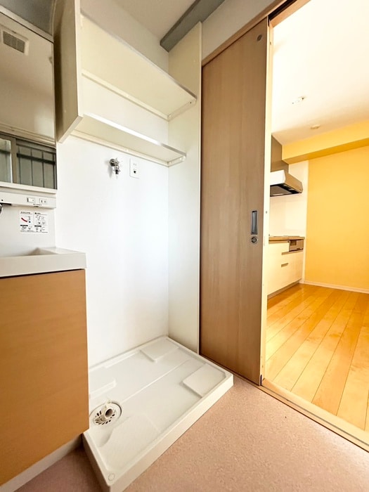 物件内観写真6　(洗濯機置場)