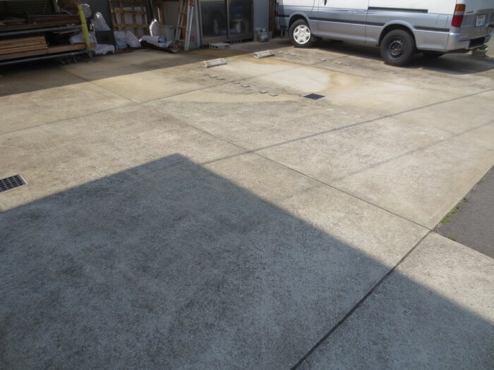 物件外観写真2　(駐車場)