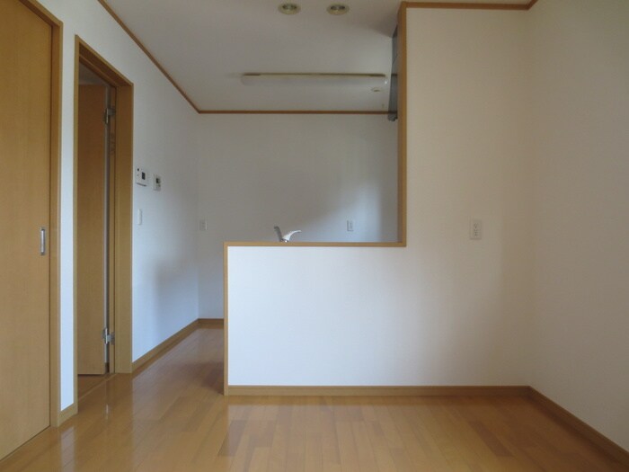 物件内観写真4　(居室)