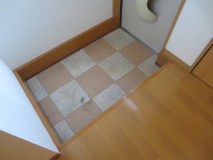 物件内観写真13　(玄関)