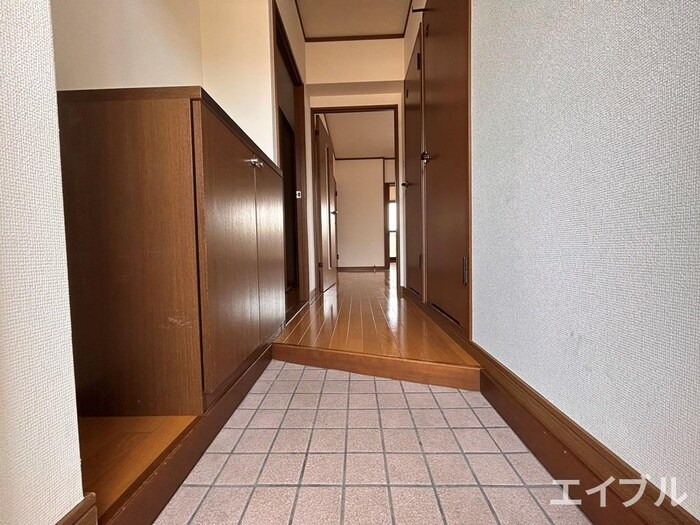 物件内観写真7　(玄関)