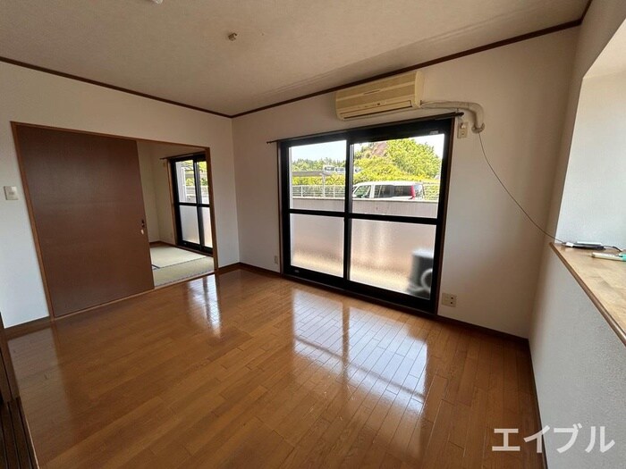 物件内観写真9　(居室)