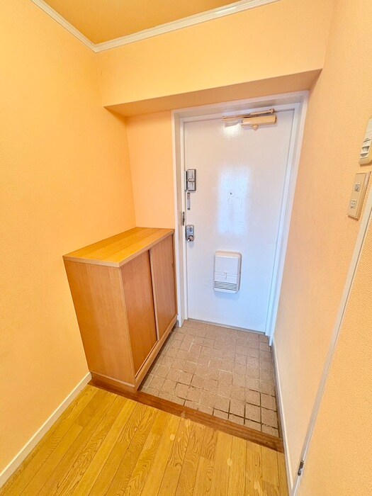 物件内観写真14　(玄関)