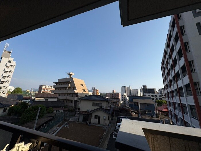 物件内観写真16　(室内からの展望)