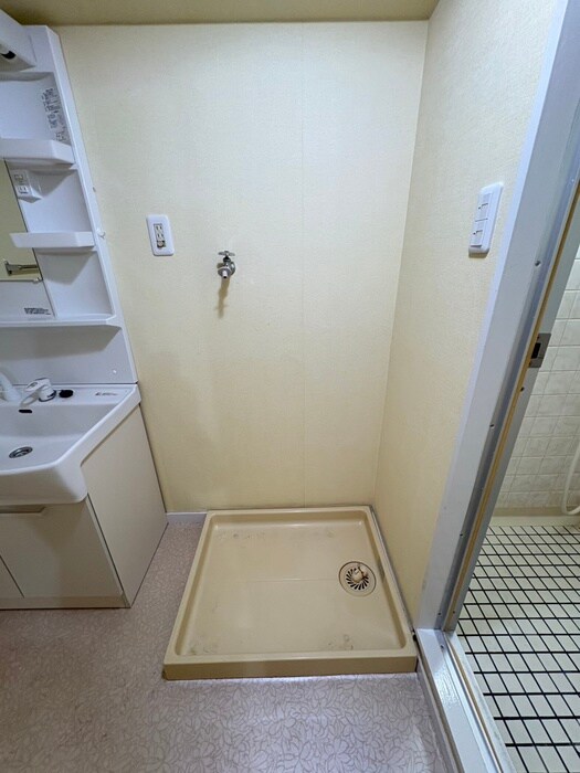 物件内観写真19　(洗濯機置場)