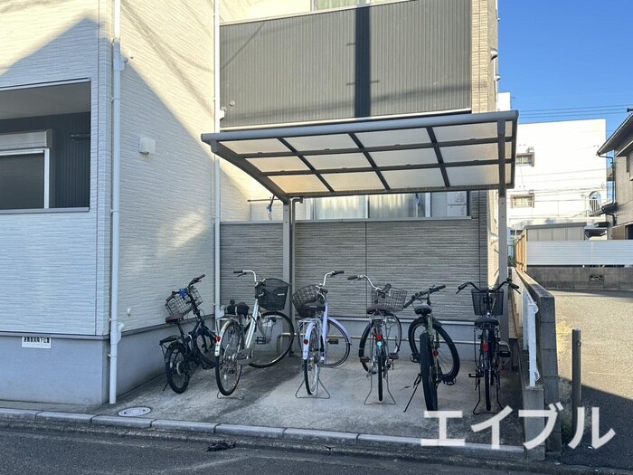 物件外観写真3　(駐輪場)