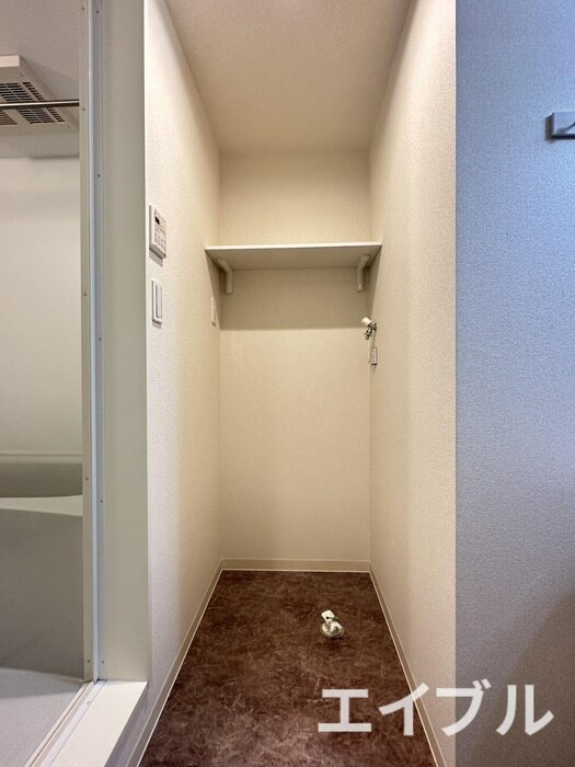 物件内観写真11　(洗濯機置場)