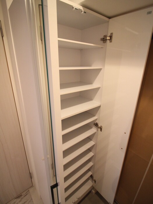 物件内観写真6　(靴箱)