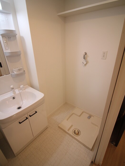 物件内観写真9　(洗濯機置場)