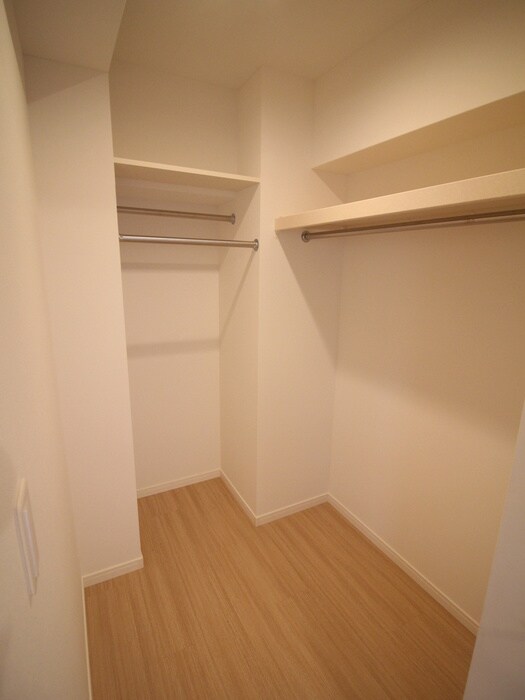 物件内観写真12　(収納)