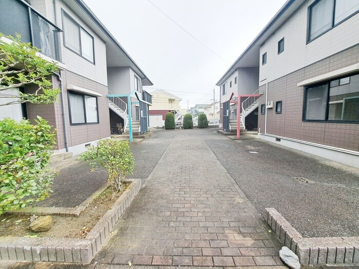 物件外観写真4　(エントランス部分)