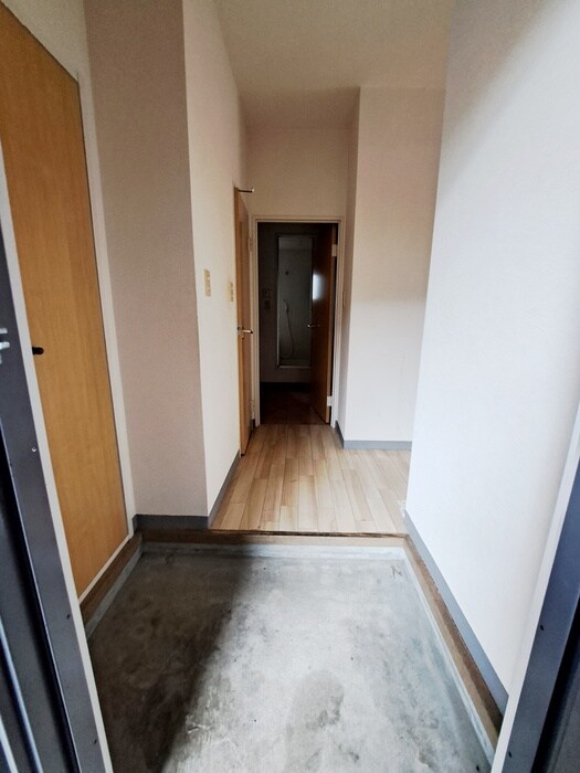 物件内観写真11　(玄関)
