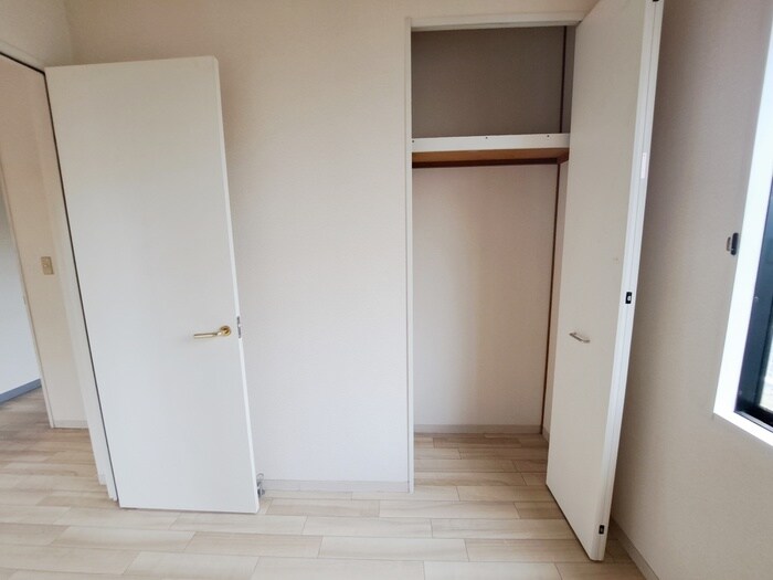 物件内観写真12　(収納)