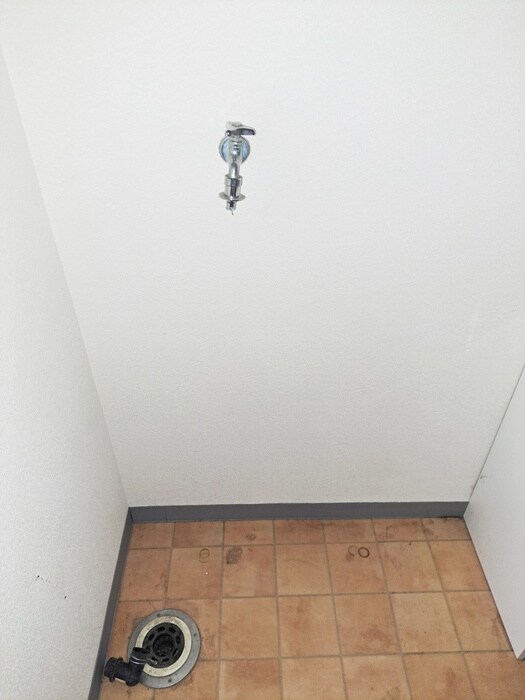 物件内観写真15　(洗濯機置場)