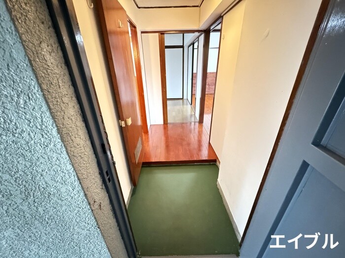 物件内観写真11　(玄関)