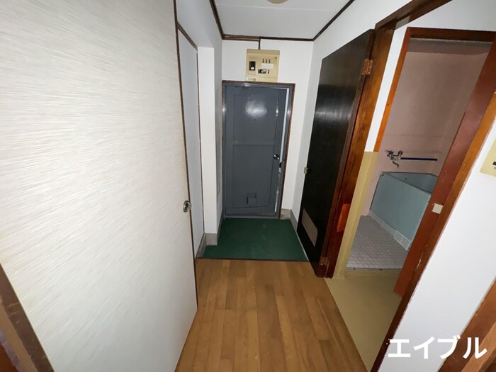 物件内観写真18　(廊下)