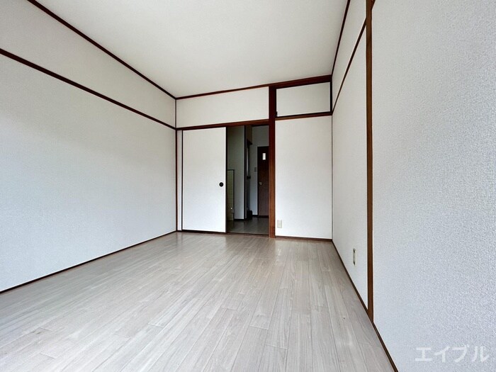 物件内観写真4　(居室)
