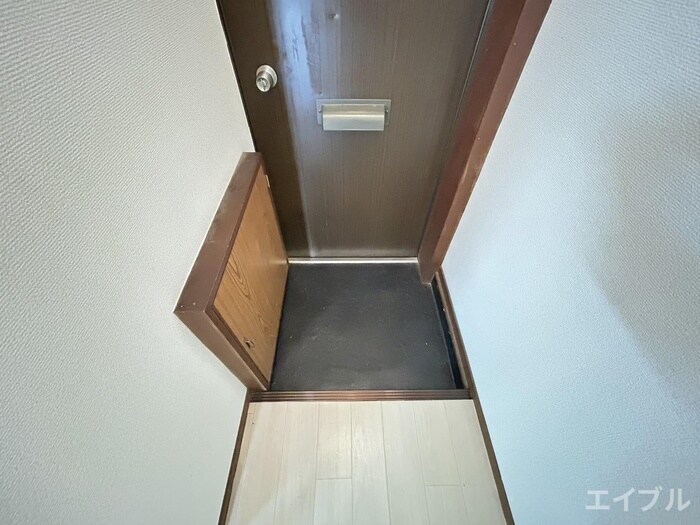 物件内観写真7　(玄関)