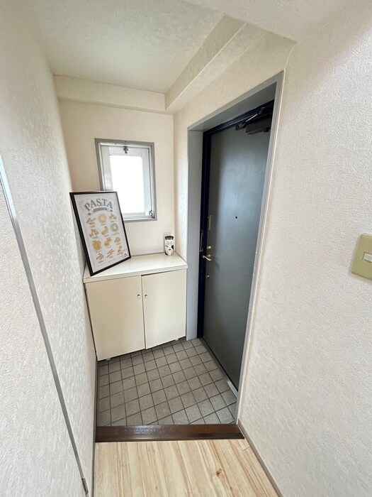 物件内観写真8　(玄関)