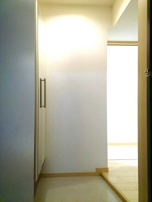 物件内観写真13　(玄関)