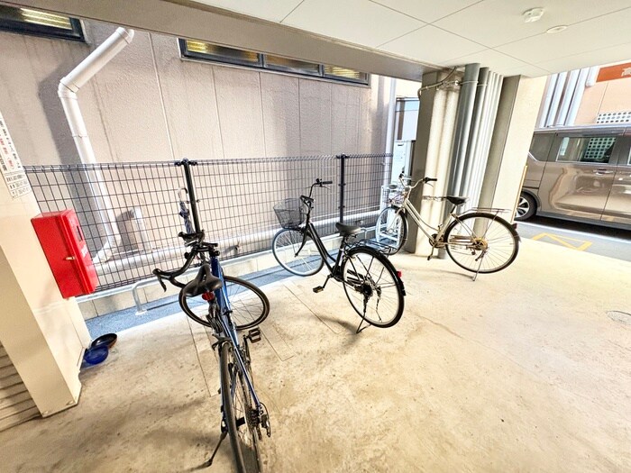 物件外観写真3　(駐輪場)