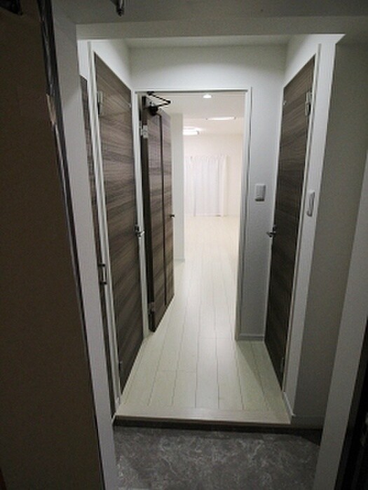 物件内観写真7　(玄関)