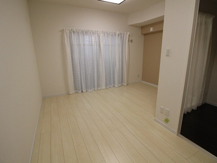 物件内観写真9　(居室)