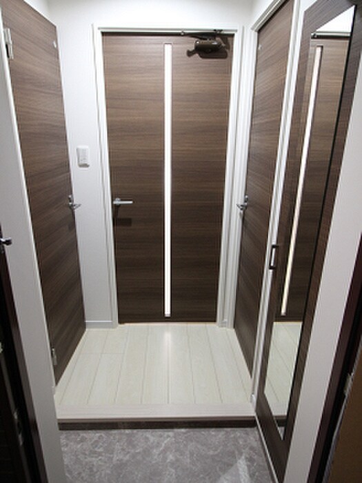 物件内観写真17　(玄関)