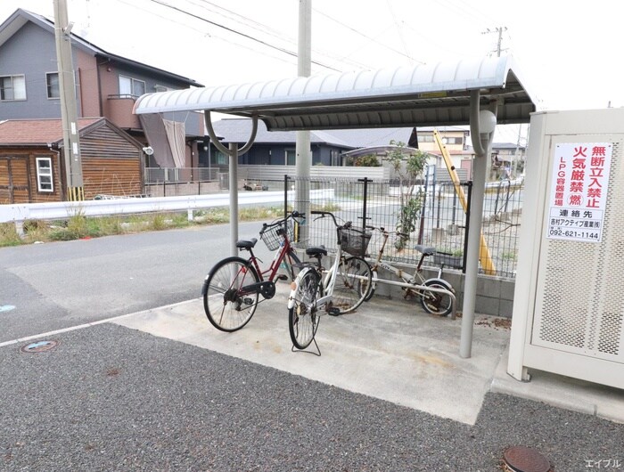 物件外観写真5　(駐輪場)